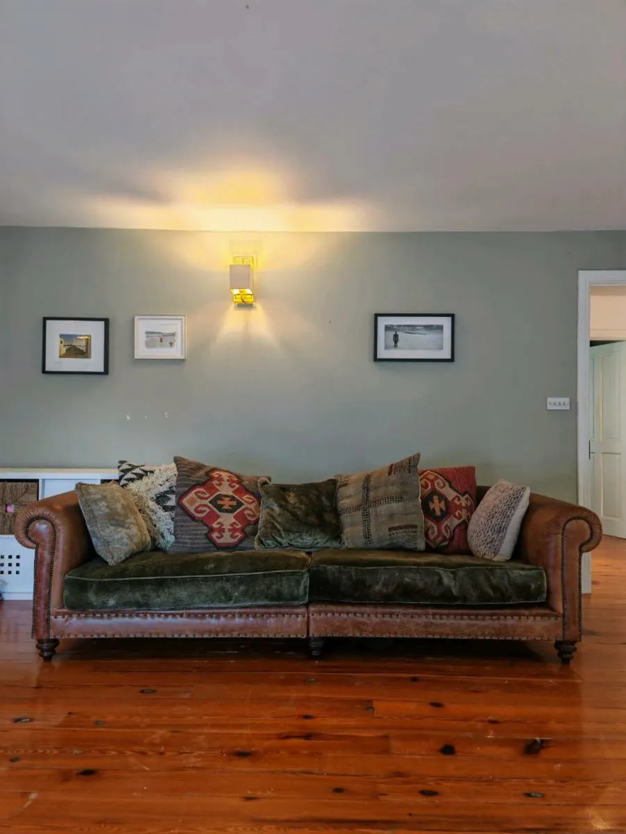 Tetrad constable couch - Image 4