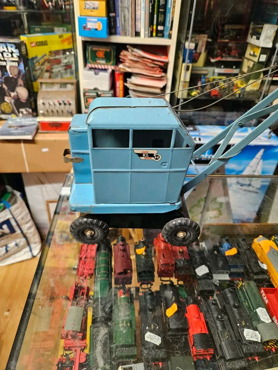 Vintage Triang Pressed Steel Crane - Image 2