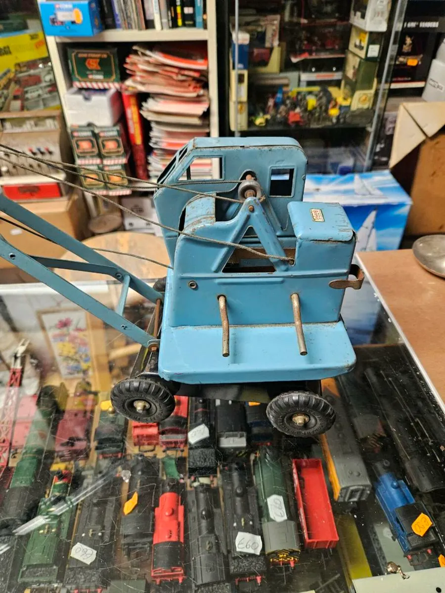 Vintage Triang Pressed Steel Crane - Image 4
