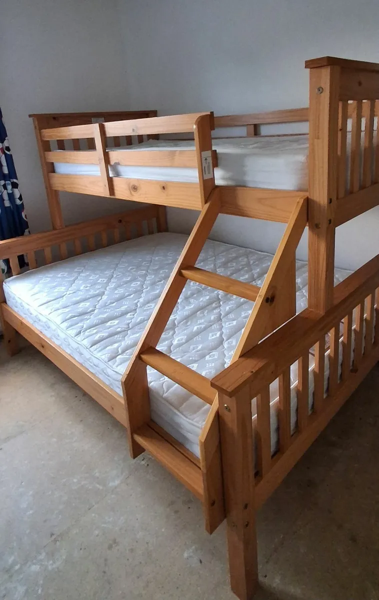 Bunk bed - Image 1
