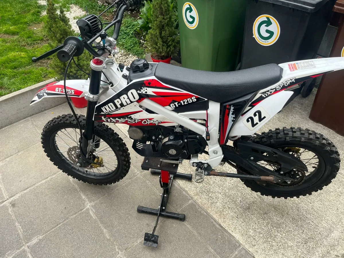 Dirtbike with stand - Image 1