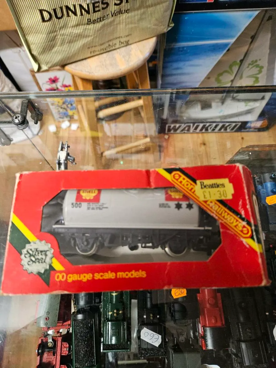 Hornby OO Gauge Shell Tanker