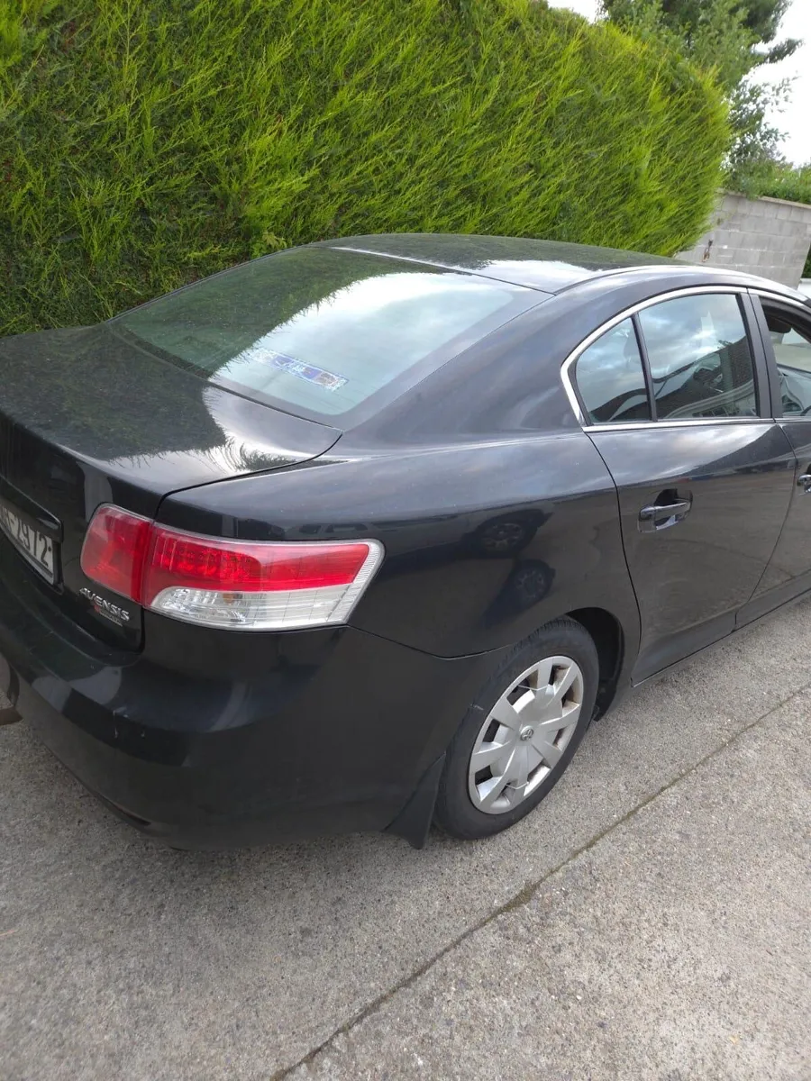Toyota Avensis 2009 - Image 2