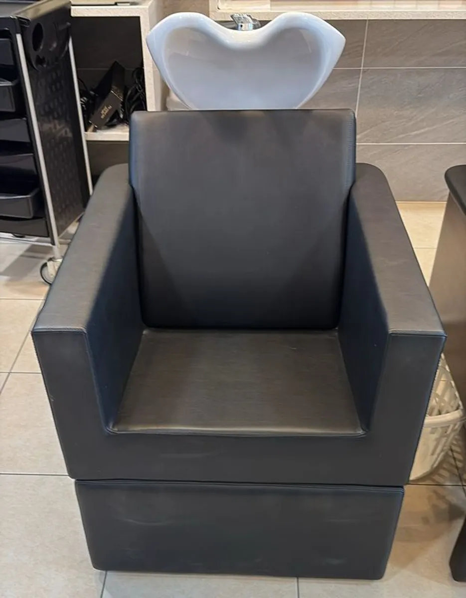 Hair Salon: Wellonda Powered Seat/Basin units - Image 4