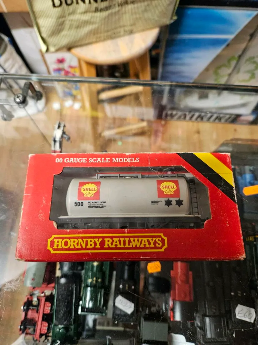 Hornby OO Gauge Shell Tanker