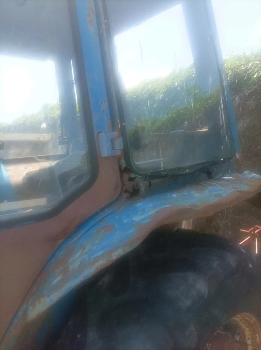 Ford 4100 - Image 2