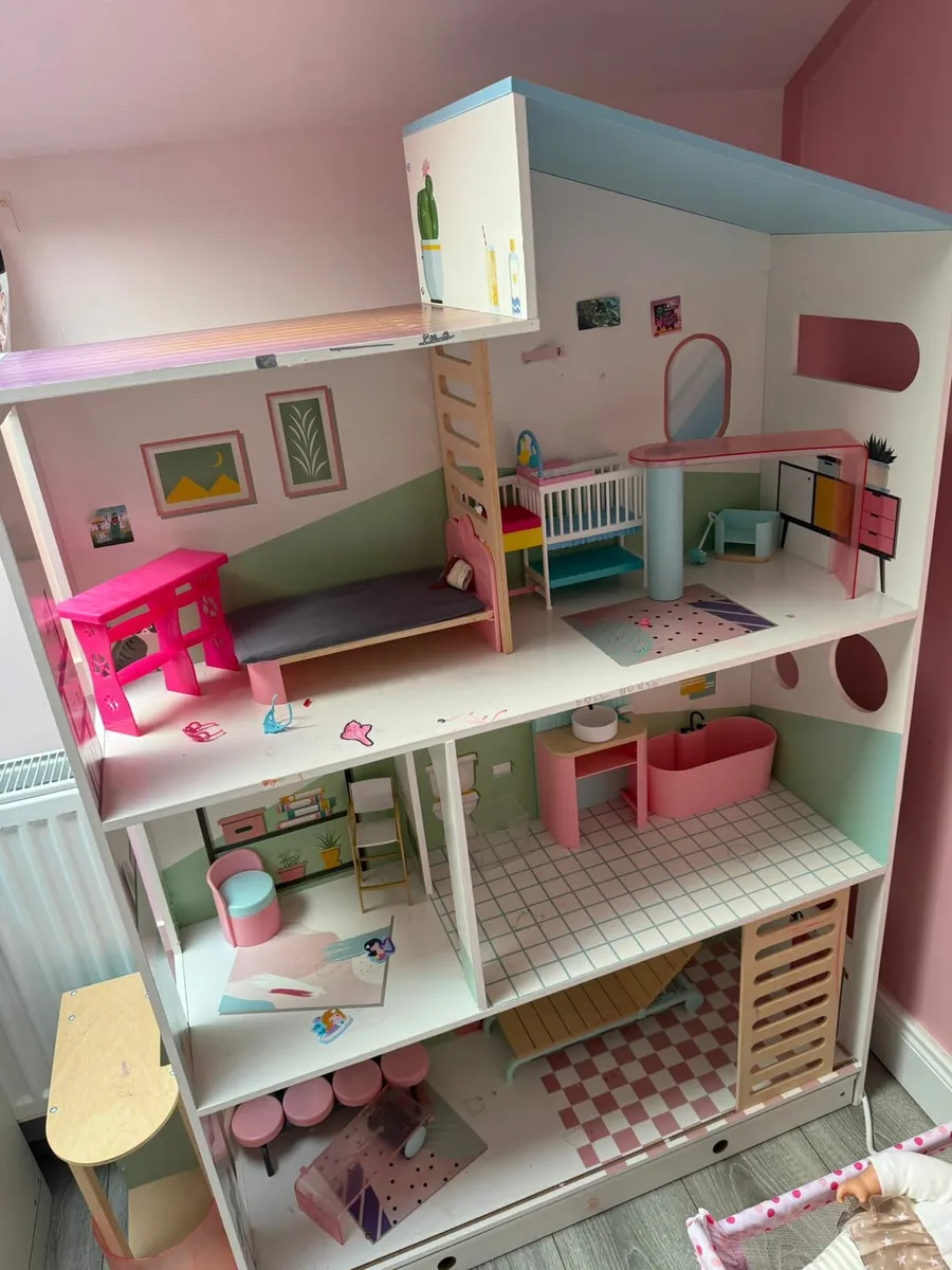 Doll house