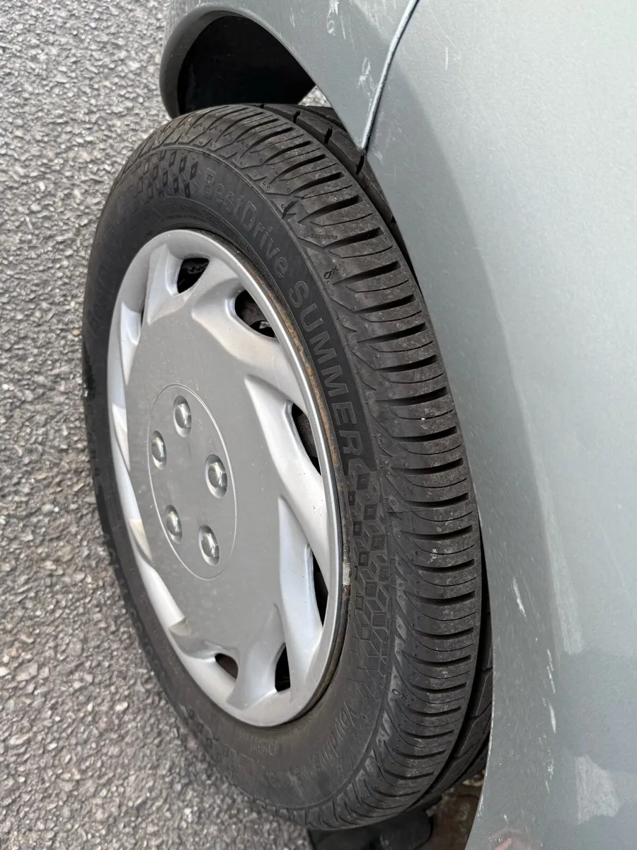 Car - Image 3