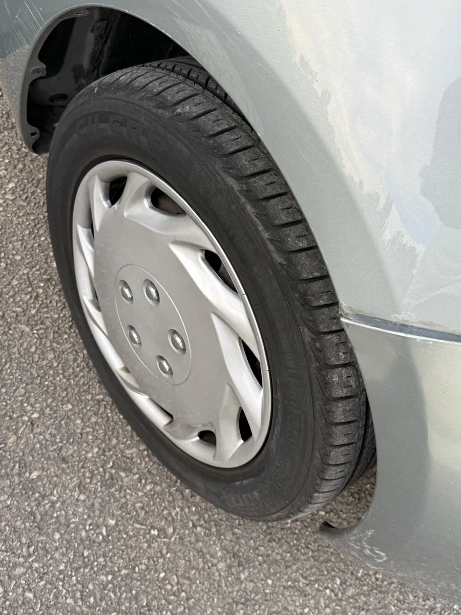 Car - Image 4