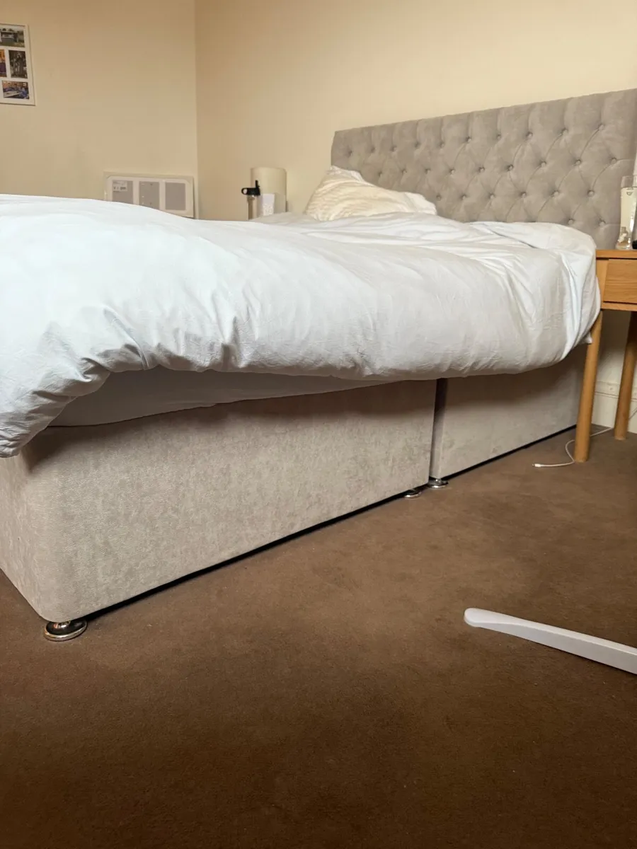 Double bed mattress, bed frame and headboard - Image 3