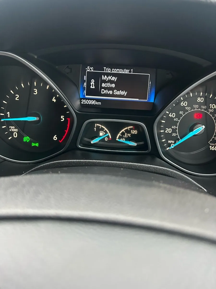 2017 ford focus 1.5tdci - Image 4