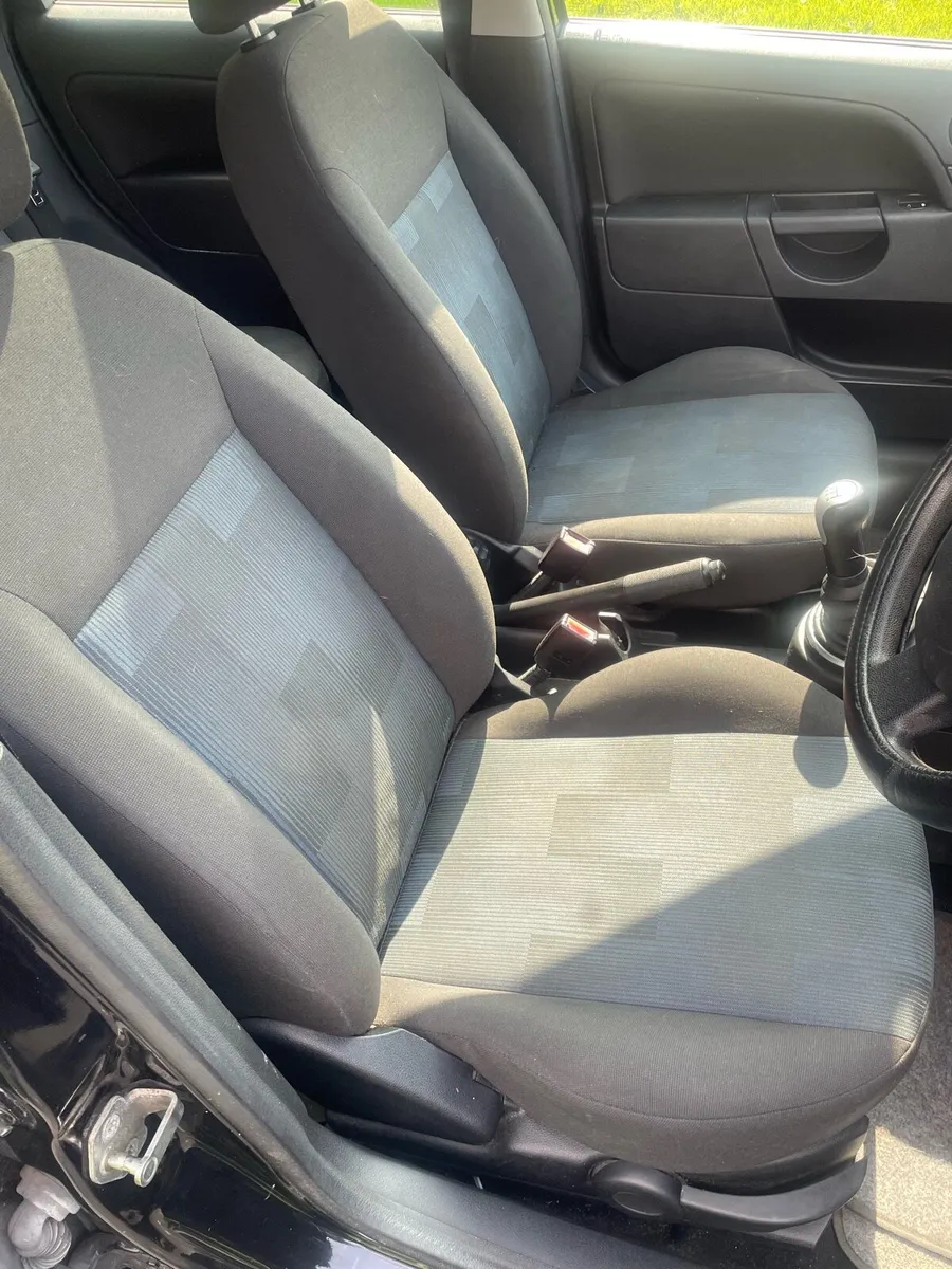 Car - Image 4