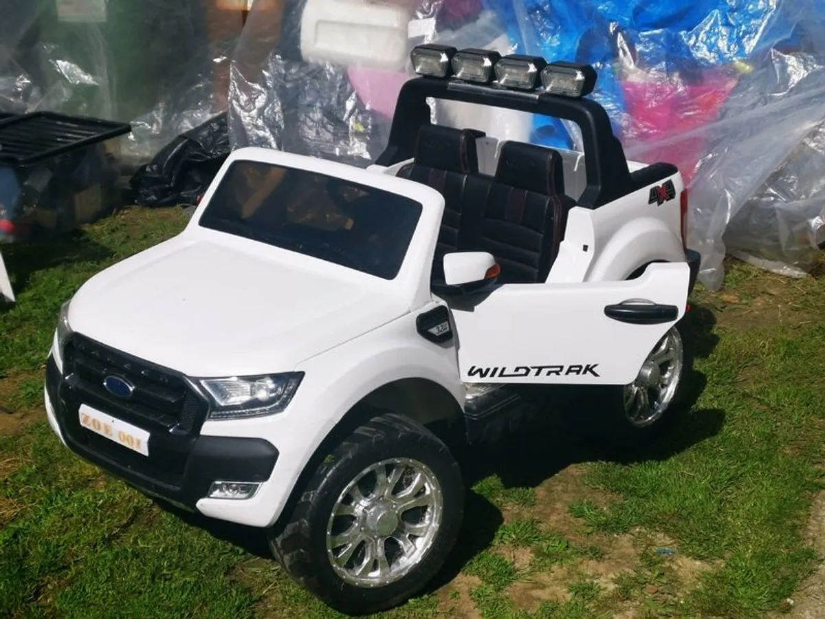 Ford Ranger Wildtrak 4X4 White Electric Toy Car - Image 2