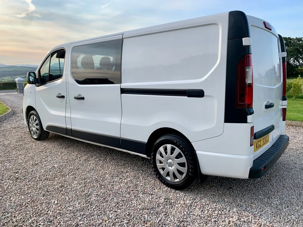 2018 Vauxhall Vivaro Crewcab - Image 3