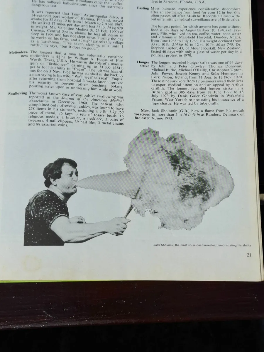 Guinness Book of Records (1974 edition) Hardback - Image 2