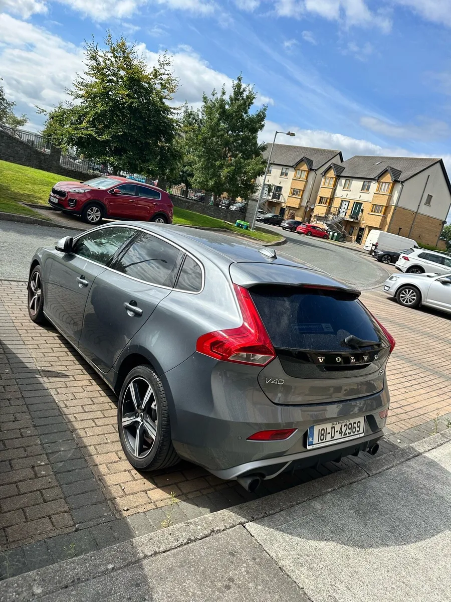 Volvo V40 R Design 2.0 Petrol - Image 2