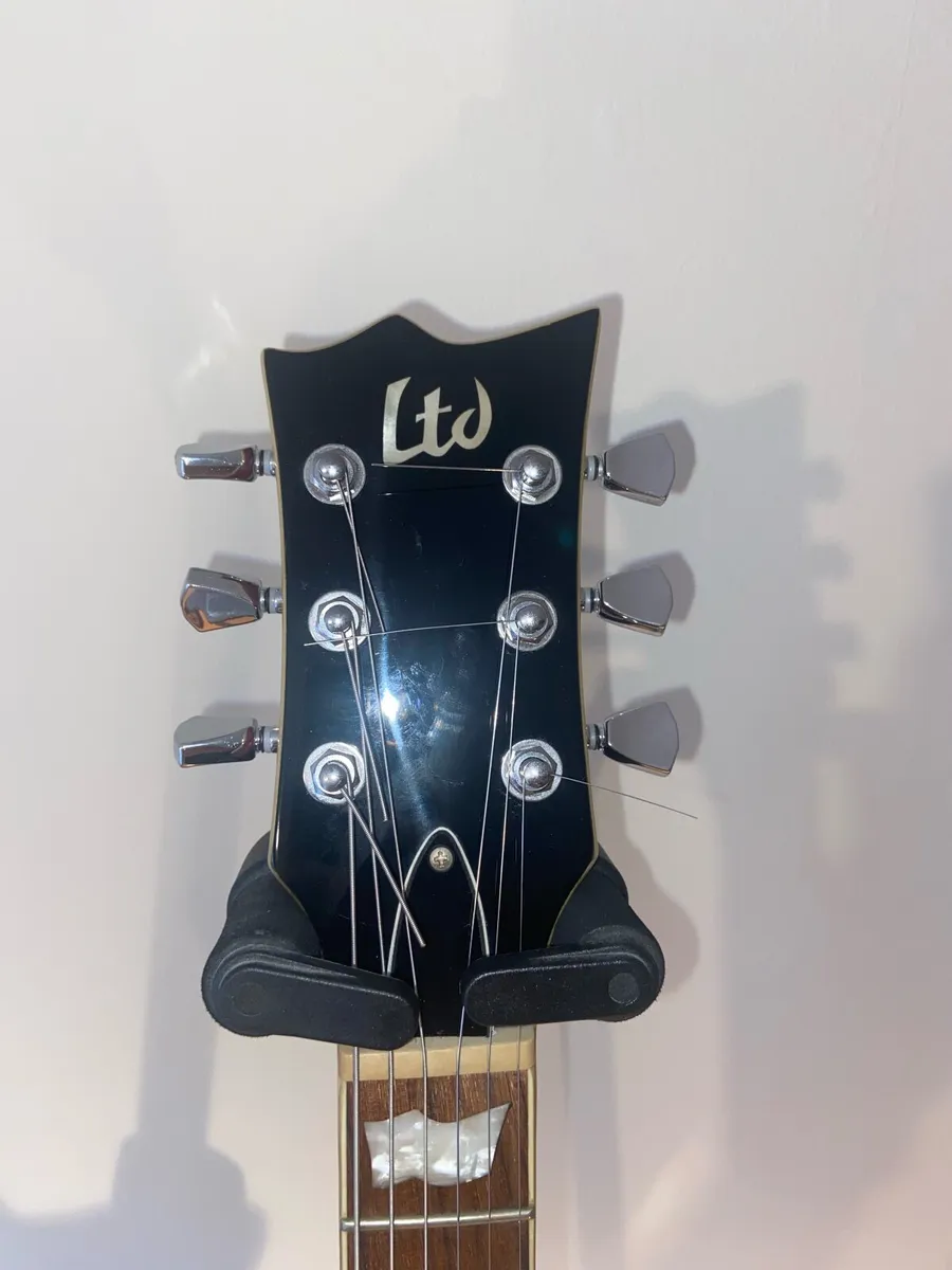 Electric Guitar - Image 3