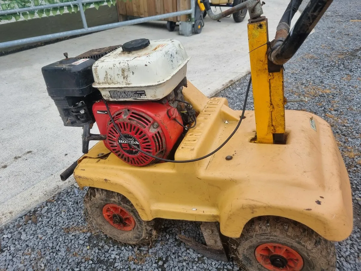 turf cutter / sod lifter - Image 1