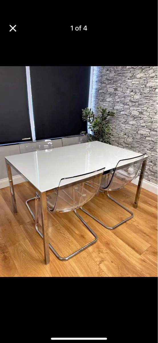 Kitchen table - Image 1