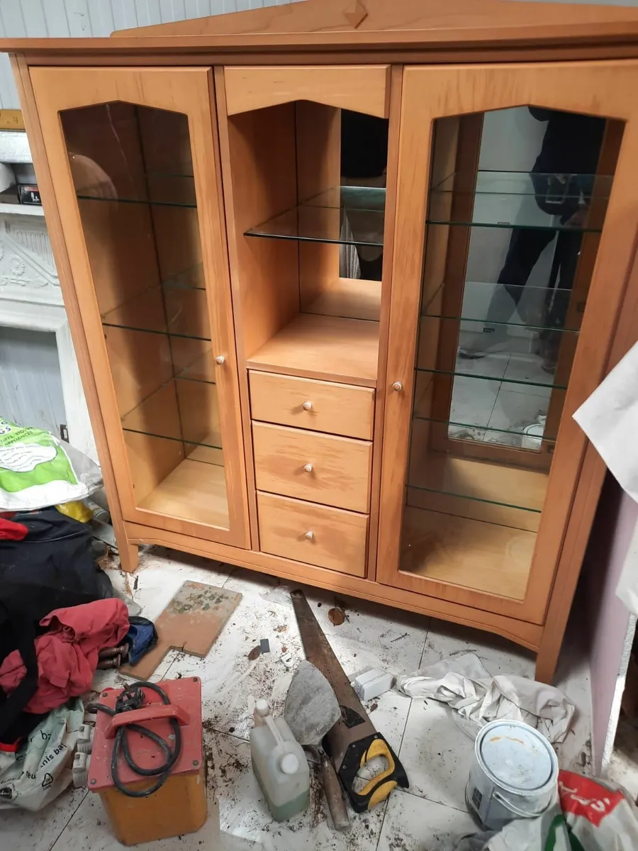 Cabinet - Image 1