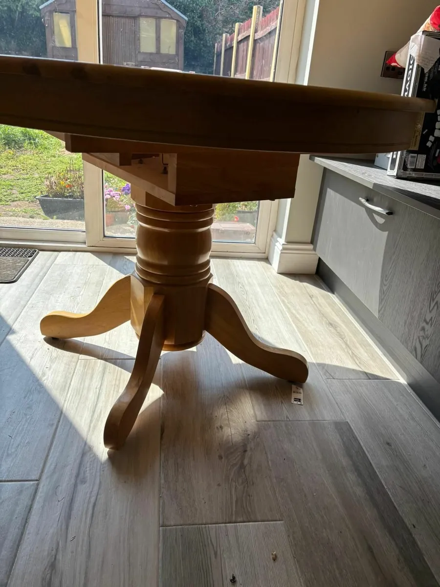 Kitchen table - Image 2