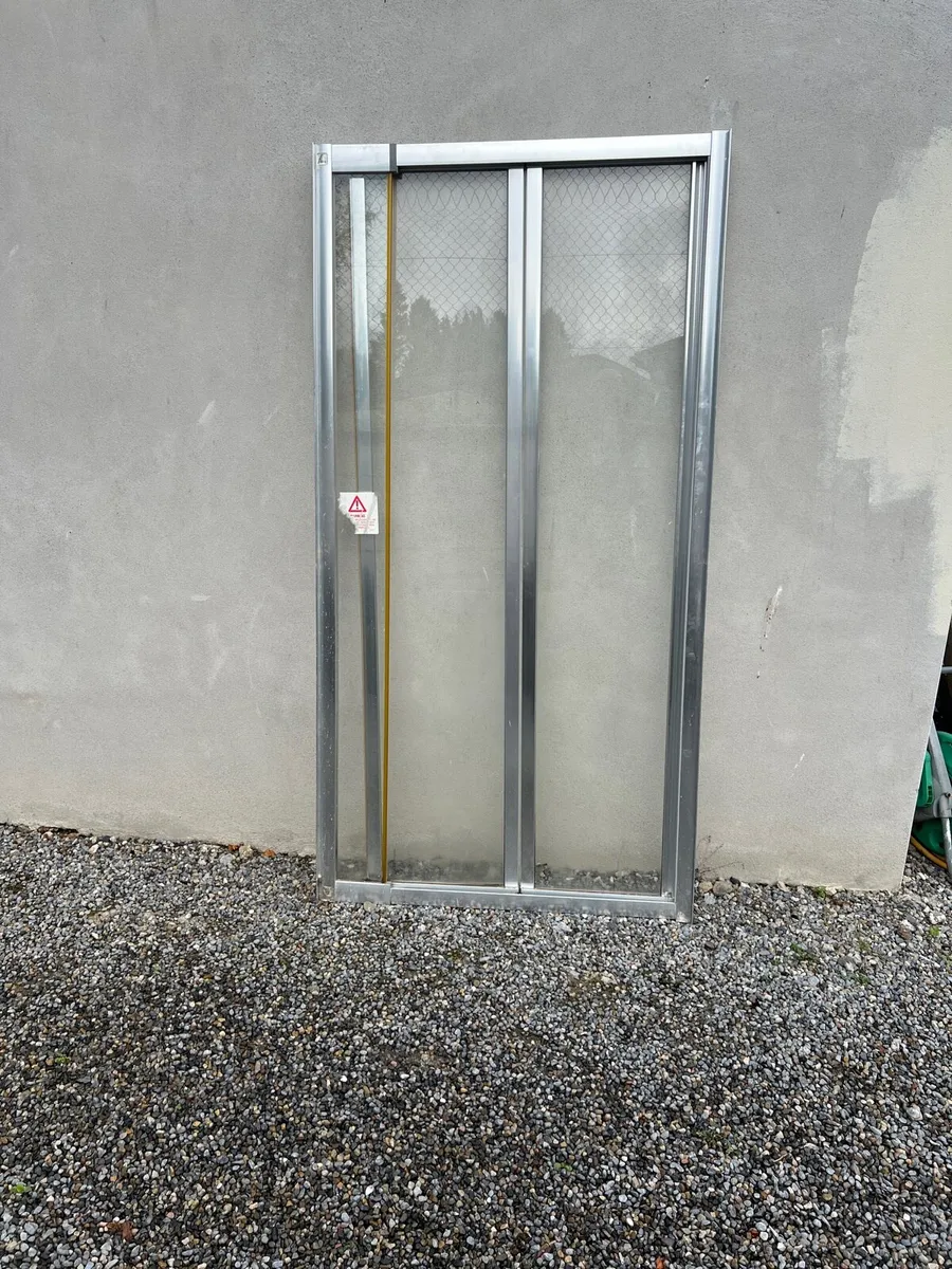 Shower screen - Image 1