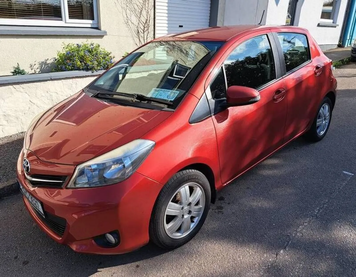 2012 Toyota Yaris - Image 1
