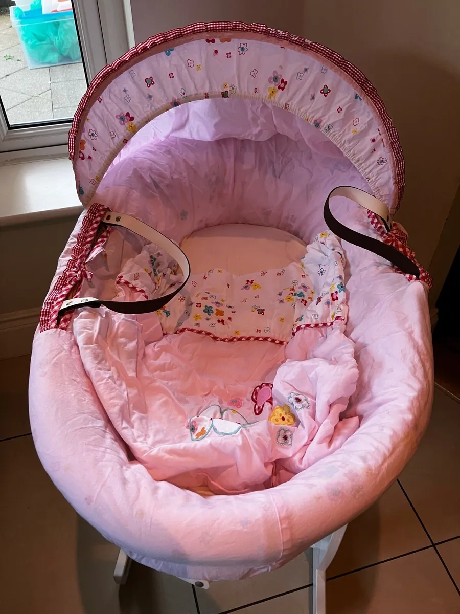 Baby Moses basket and stand, pink - Image 2