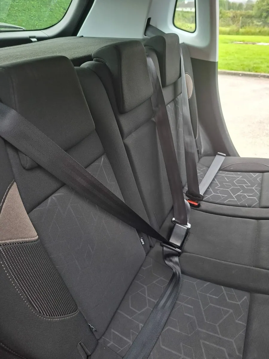 Peugeot 2008 - Image 4