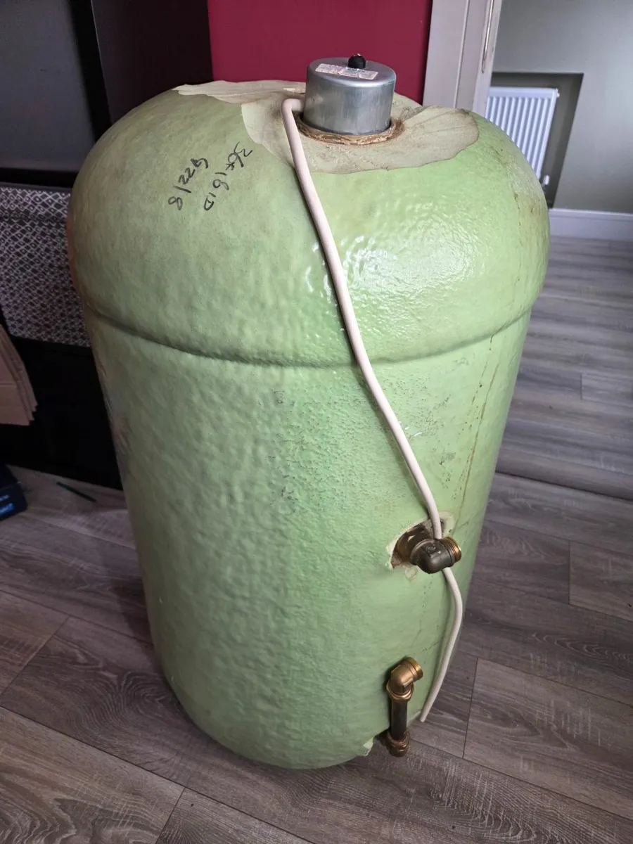 Hot water tank cylinder - Image 1