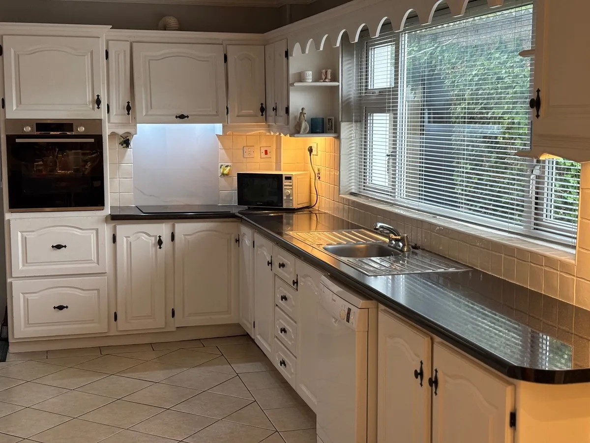 Kitchen & Appliances - Image 1