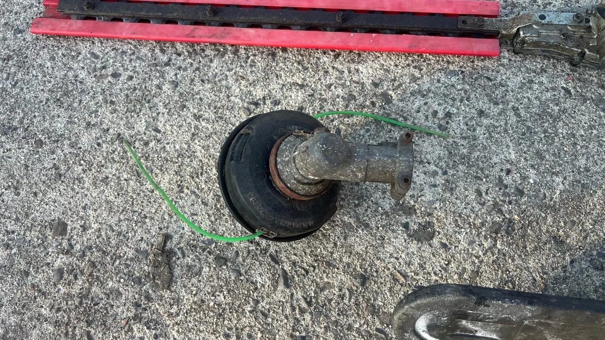 Tanaka long reach hedge trimmers - Image 3