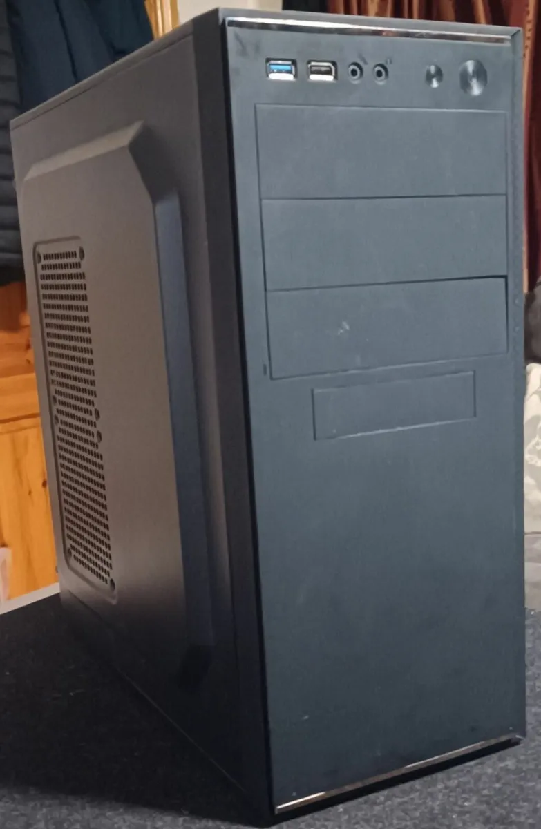 Empty PC Case - Image 1