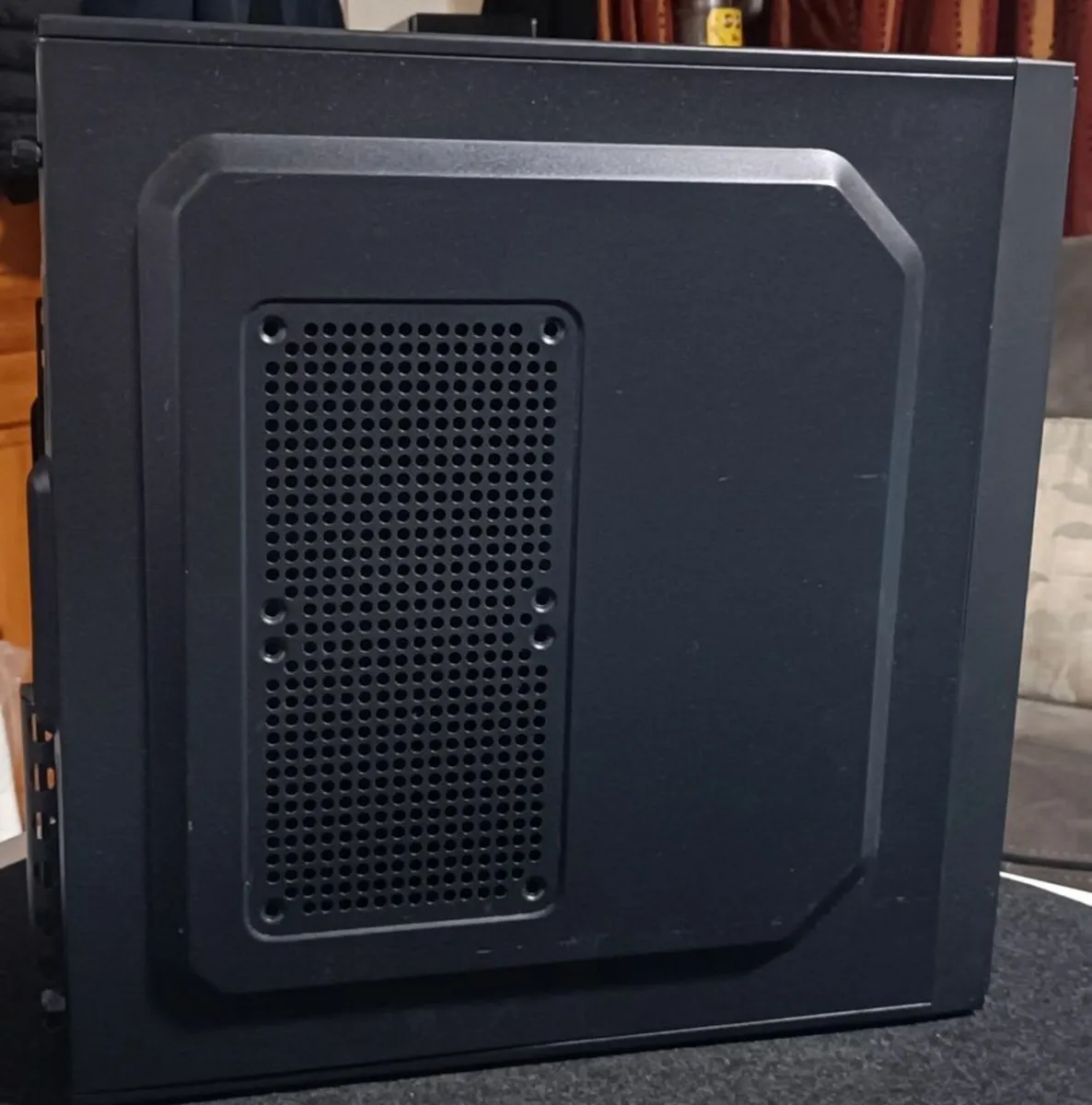 Empty PC Case - Image 2