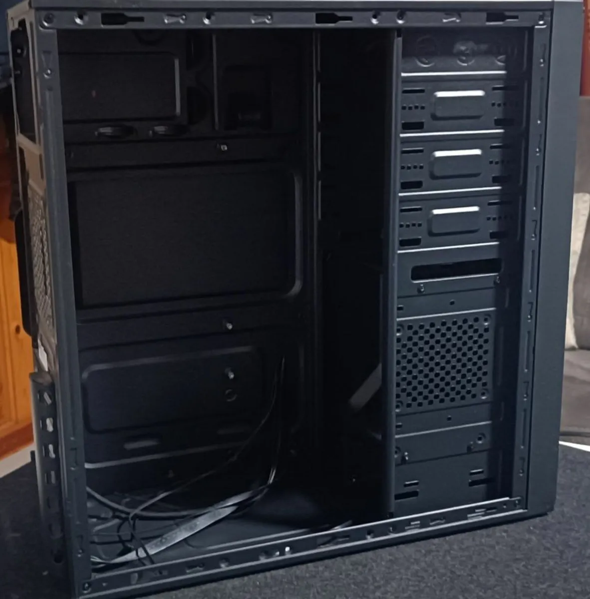 Empty PC Case - Image 3