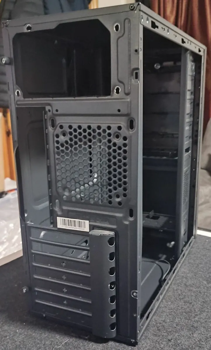 Empty PC Case - Image 4