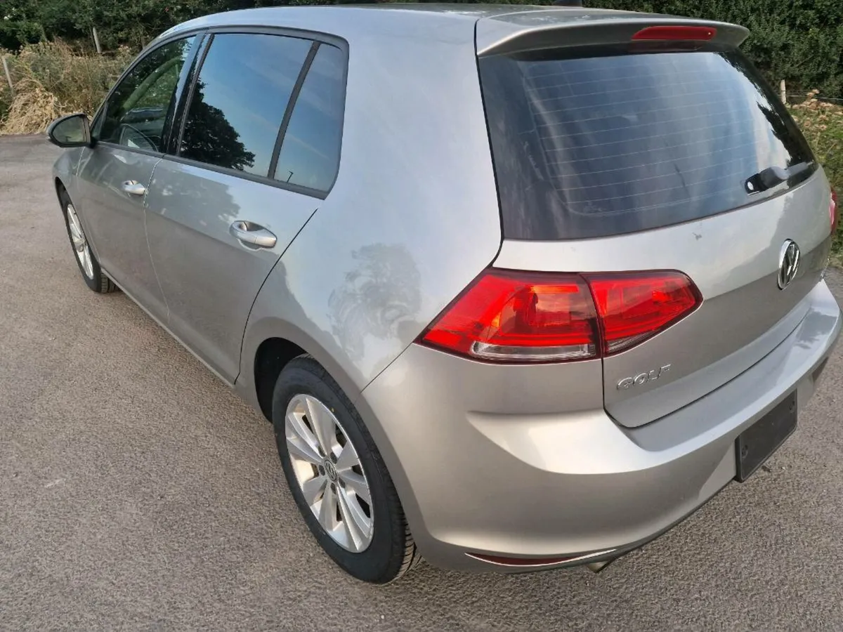 2015 Volkswagen Golf 1.2L Automatic 23k km only - Image 4