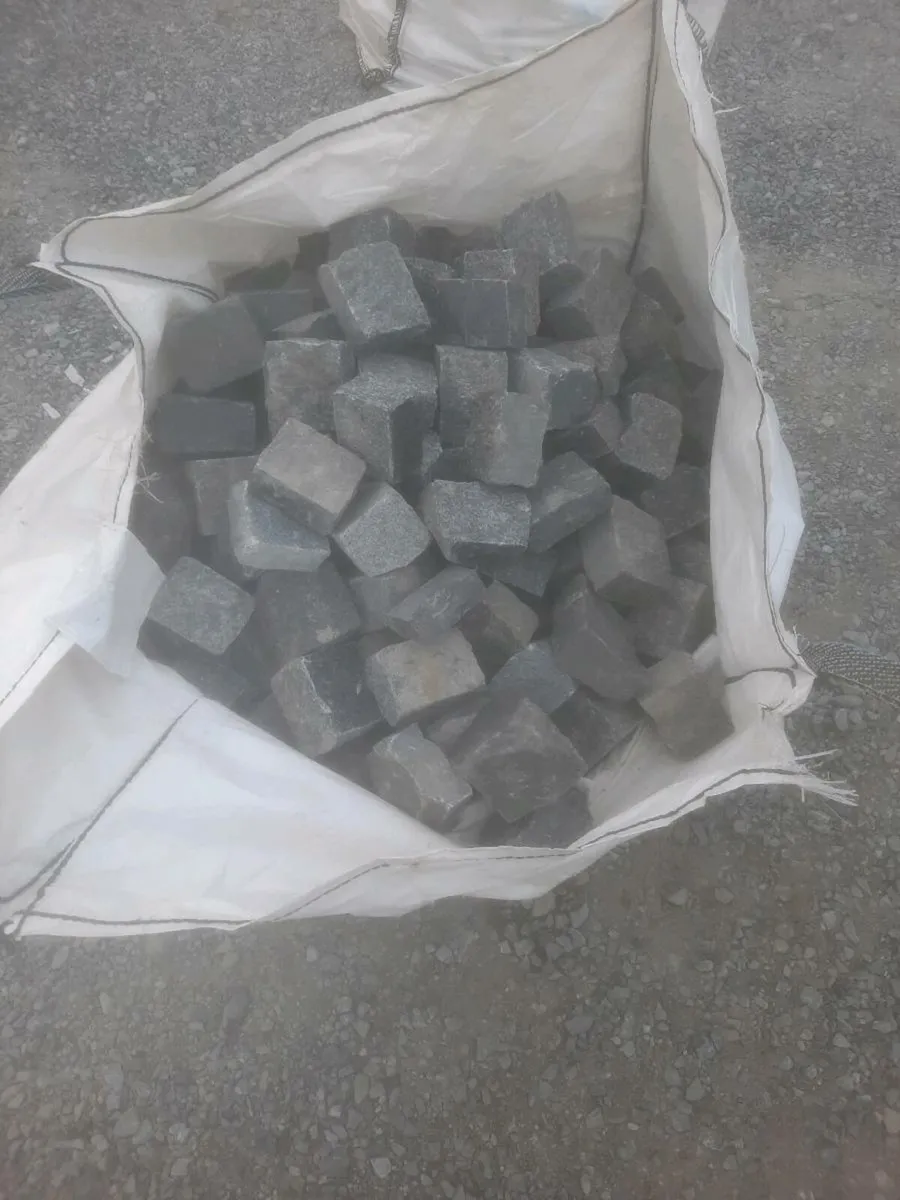 Cobble blocks - Image 1