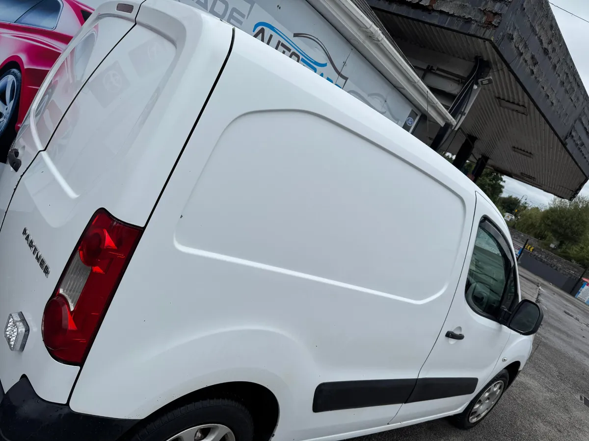 Peugeot Partner 2011 - Image 2