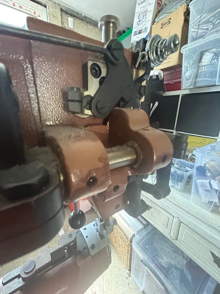 Industrial  Leather Sewing Machine. - Image 3