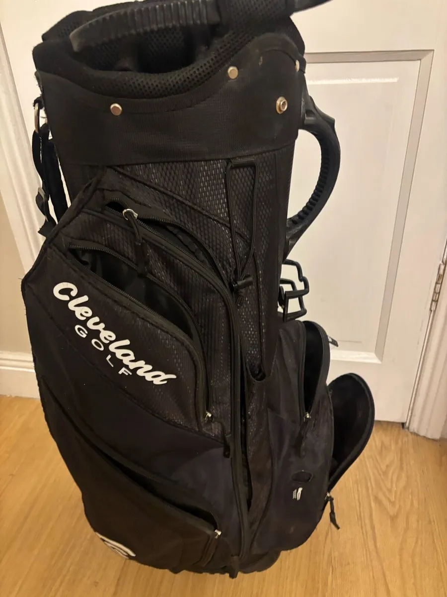 Golf bag and trolley - Image 4