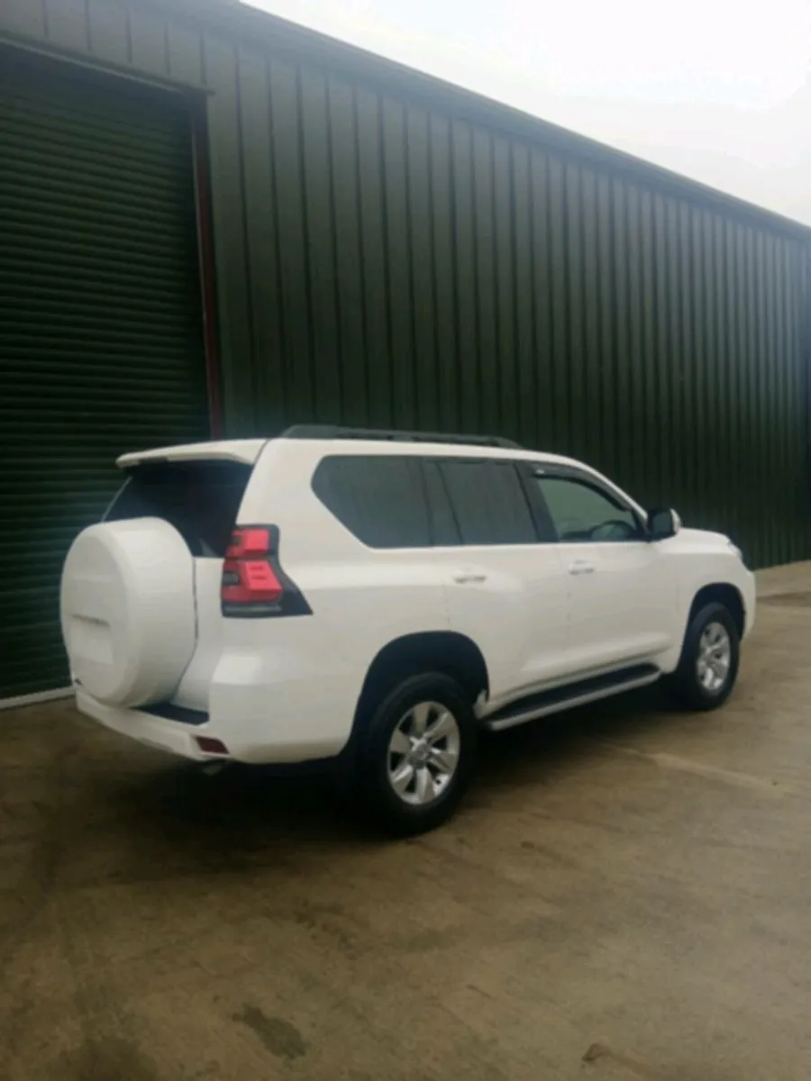 2024 Toyota Landcruiser - Image 3