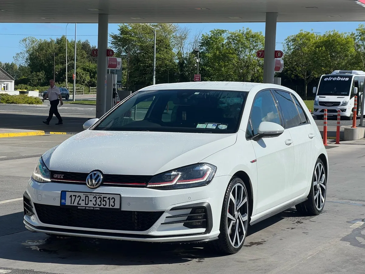 Volkswagen Golf GTI PERFORMANCE - Image 2