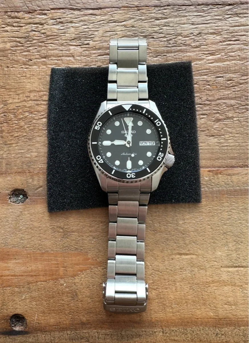 Seiko 5 Sports SKX Sports Style 38mm Watch - Image 2