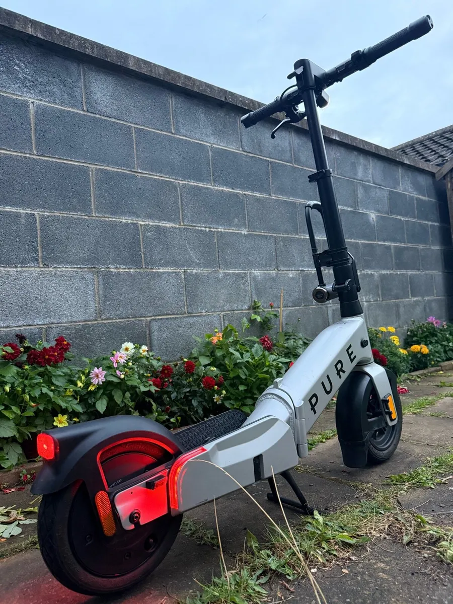 Pure Advance Flex Foldable Electric Scooter - Image 1