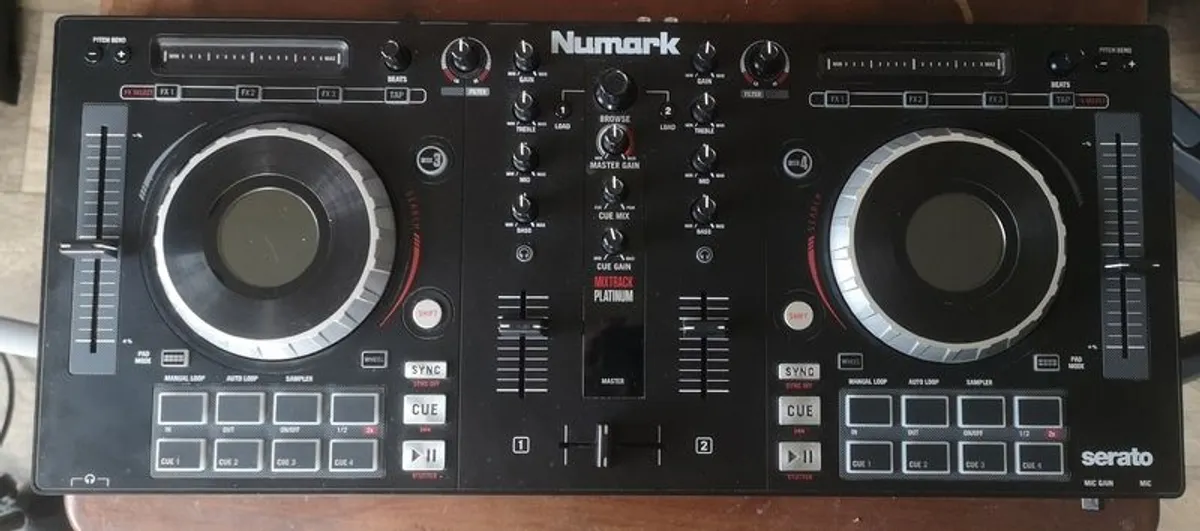 Numark Mixtrack Platinum - Image 1