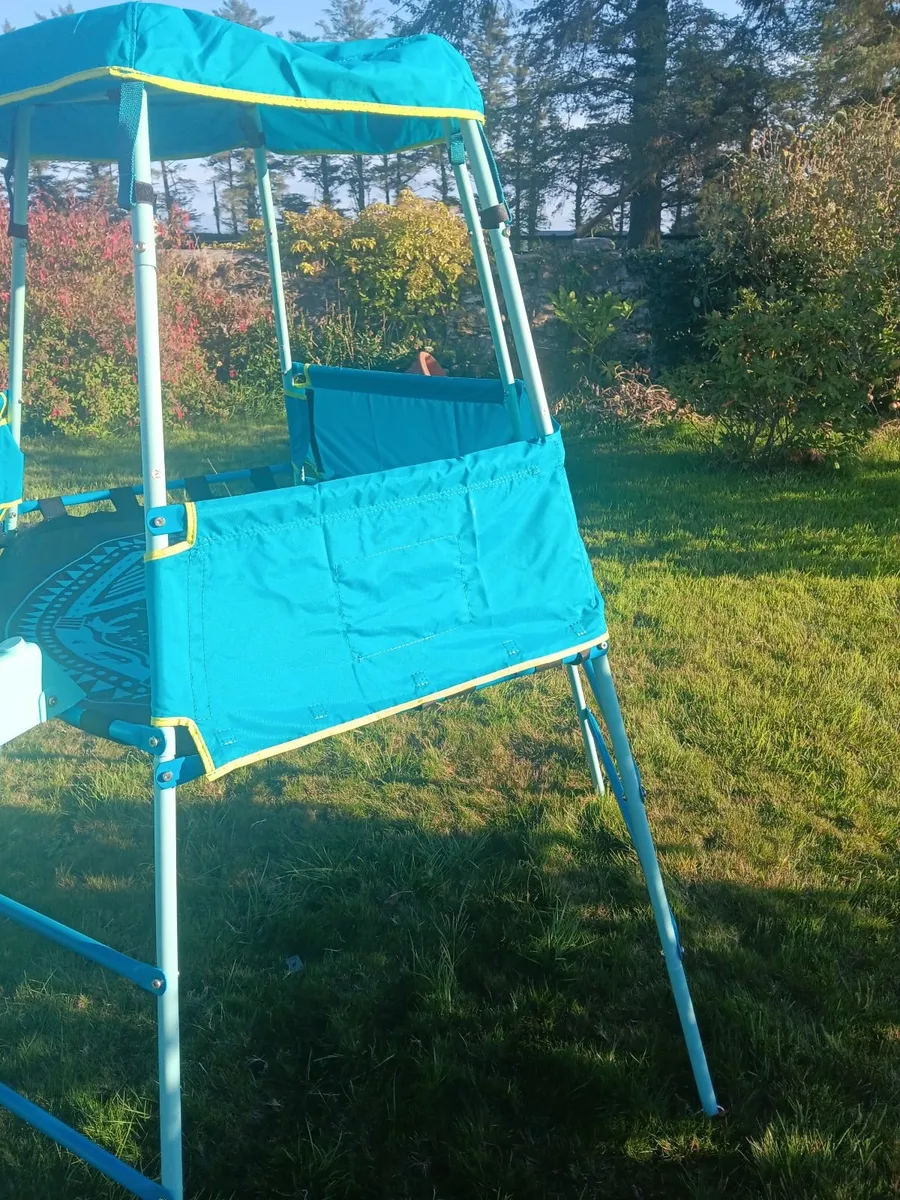 Climbing frame - Image 1