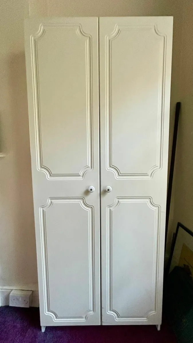 Bedroom Wardrobe. Matching drawer/dresser - Image 1