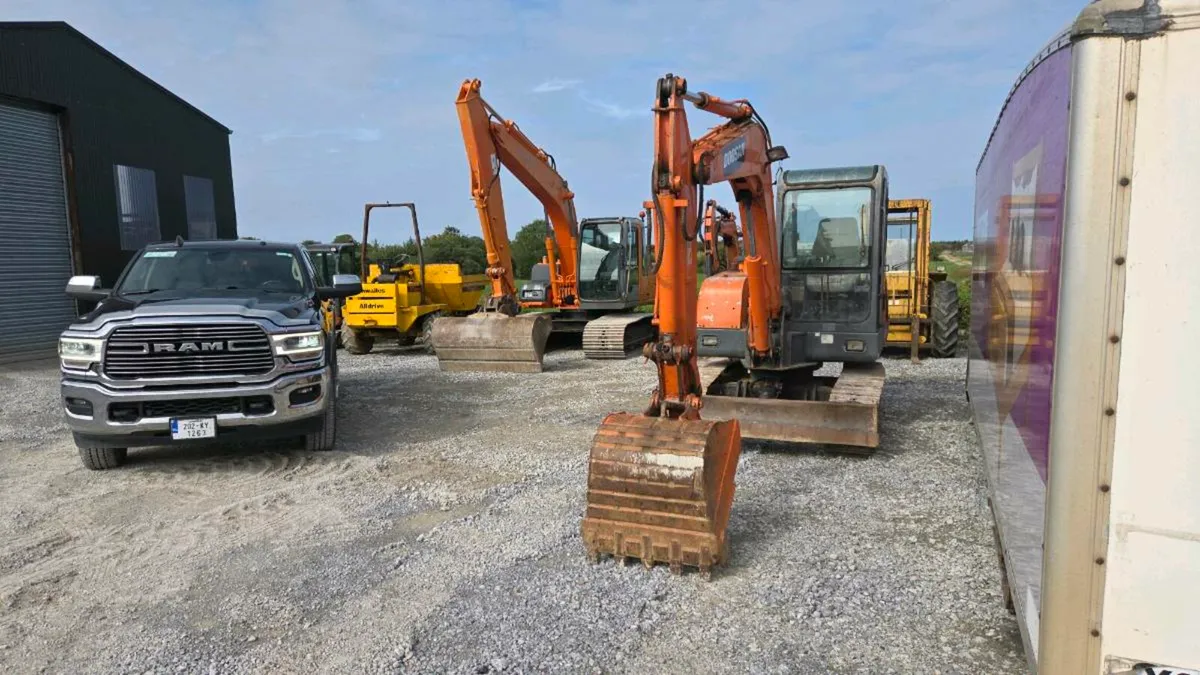 5 Ton Digger - Image 3
