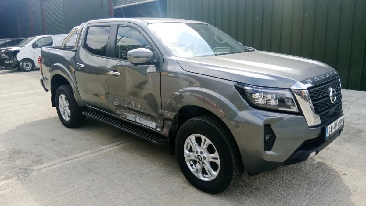 2024 Nissan Navara dci - Image 2